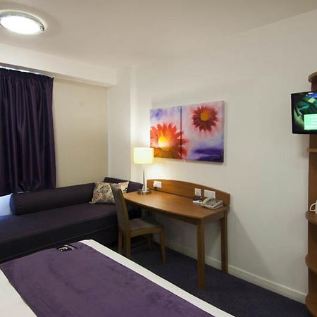 Dundee East Premier Travel Inn Exterior photo